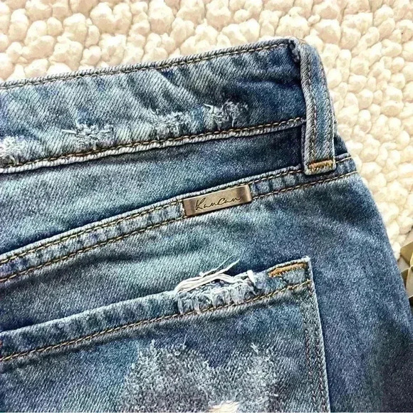 KanCan Mid Rise Cotton/Rayon Super Distressed Faded Mom Jean Shorts Size 7/27 - Picture 7 of 15